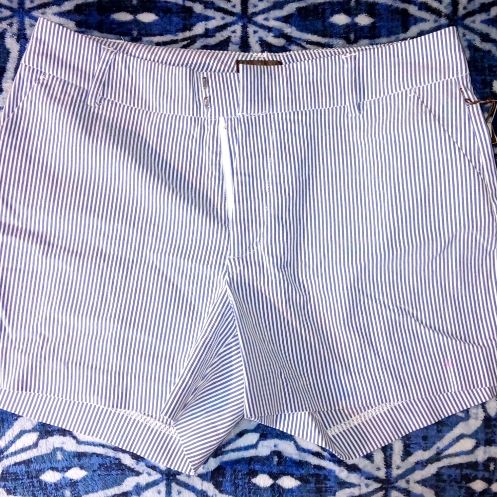 NWT Crosby size 4 strechy shorts